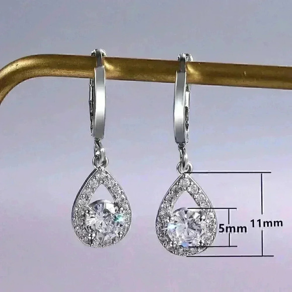 New Beautiful 925 Silver CZ Earrings - Picture 5 of 5